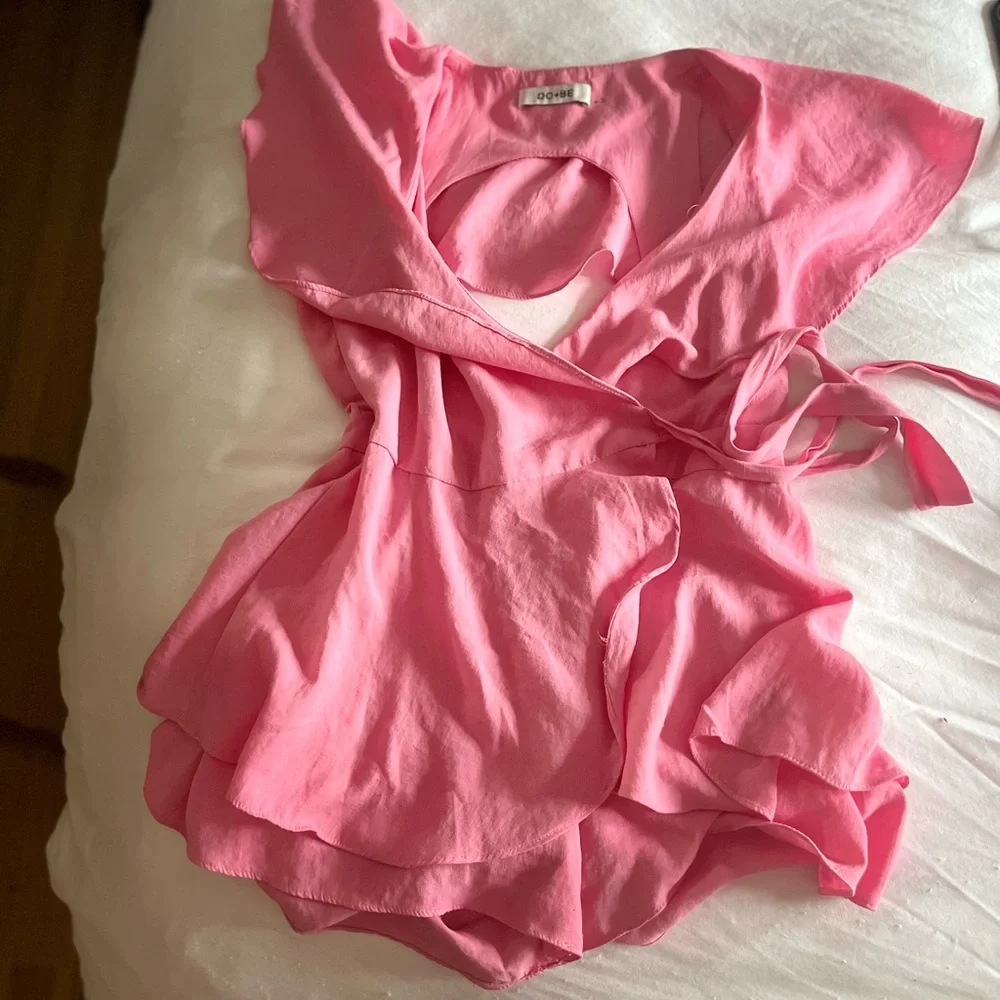 Pink Sleeveless Ruffle romper - Picture 4 of 5
